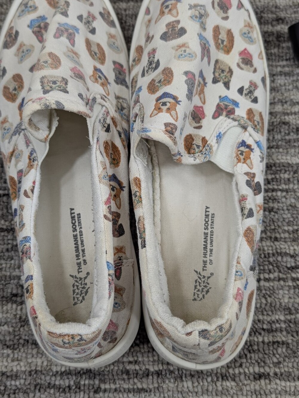 The Humane Society: Dog Slip ons - Size 9 - Picture 9 of 10